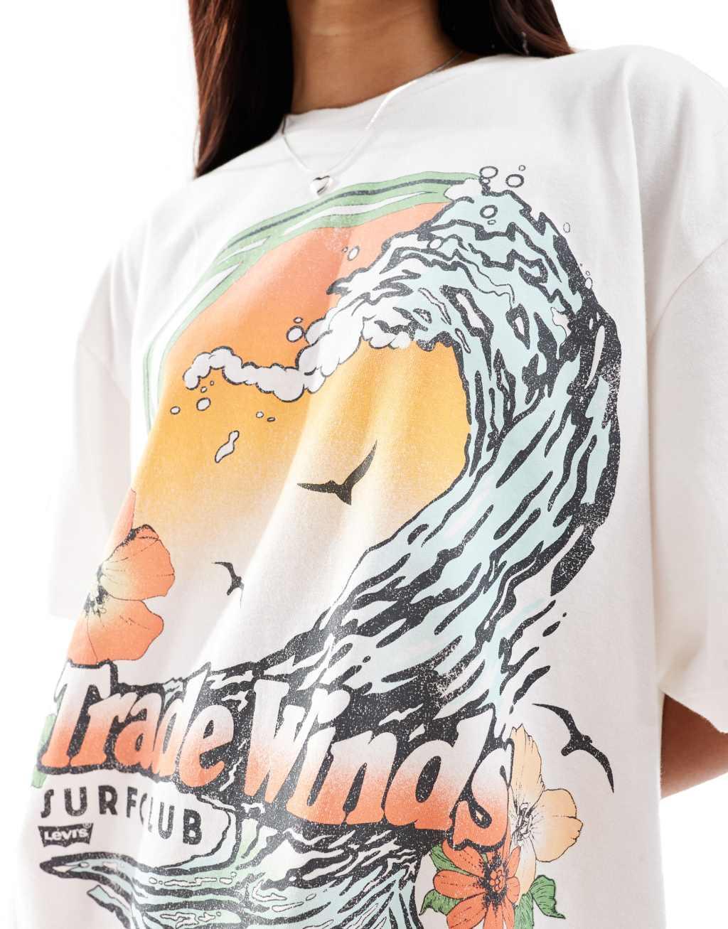 Levi's short stack trade winds print oversized t-shirt in white Product Image