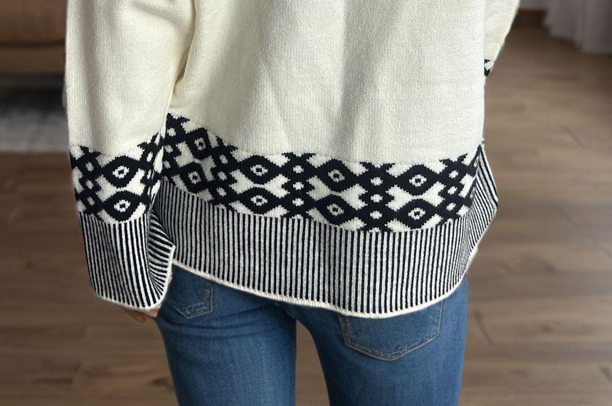 Round Neck Pattern Jacquard Sweater Product Image