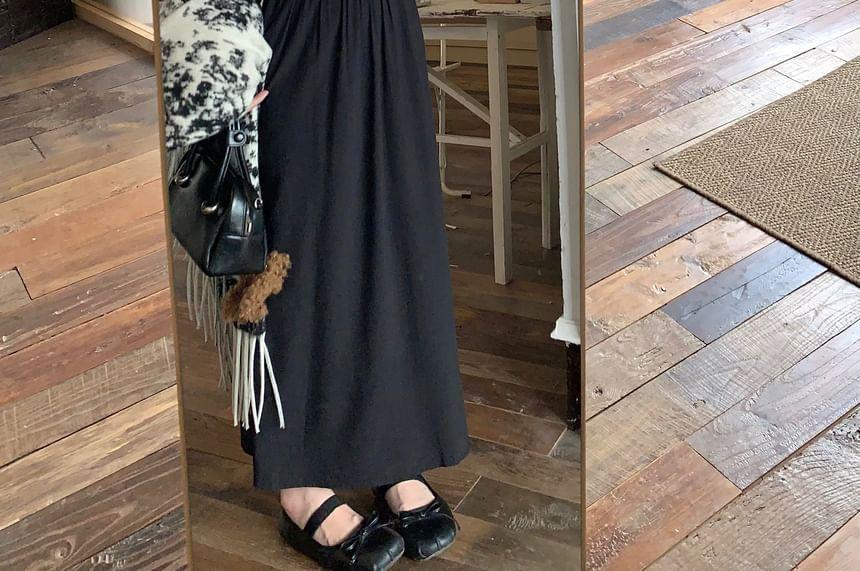 Long-Sleeve Crew Neck Plain Ruched Maxi A-Line Dress Product Image