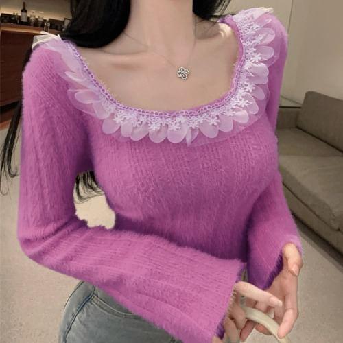 Long Sleeve Scoop Neck Plain Lace Trim Crop Top Product Image