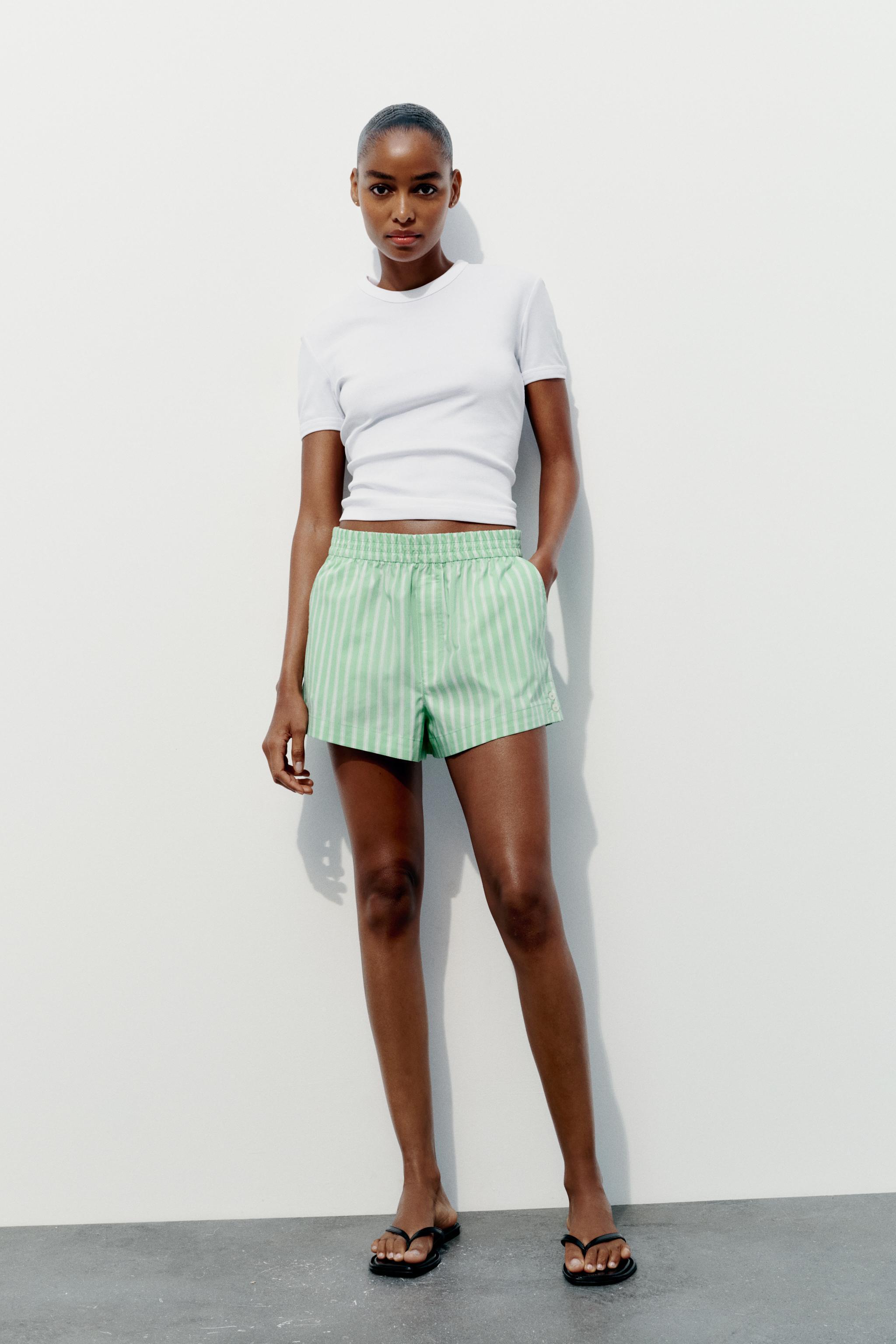 STRIPED SHORTS Product Image