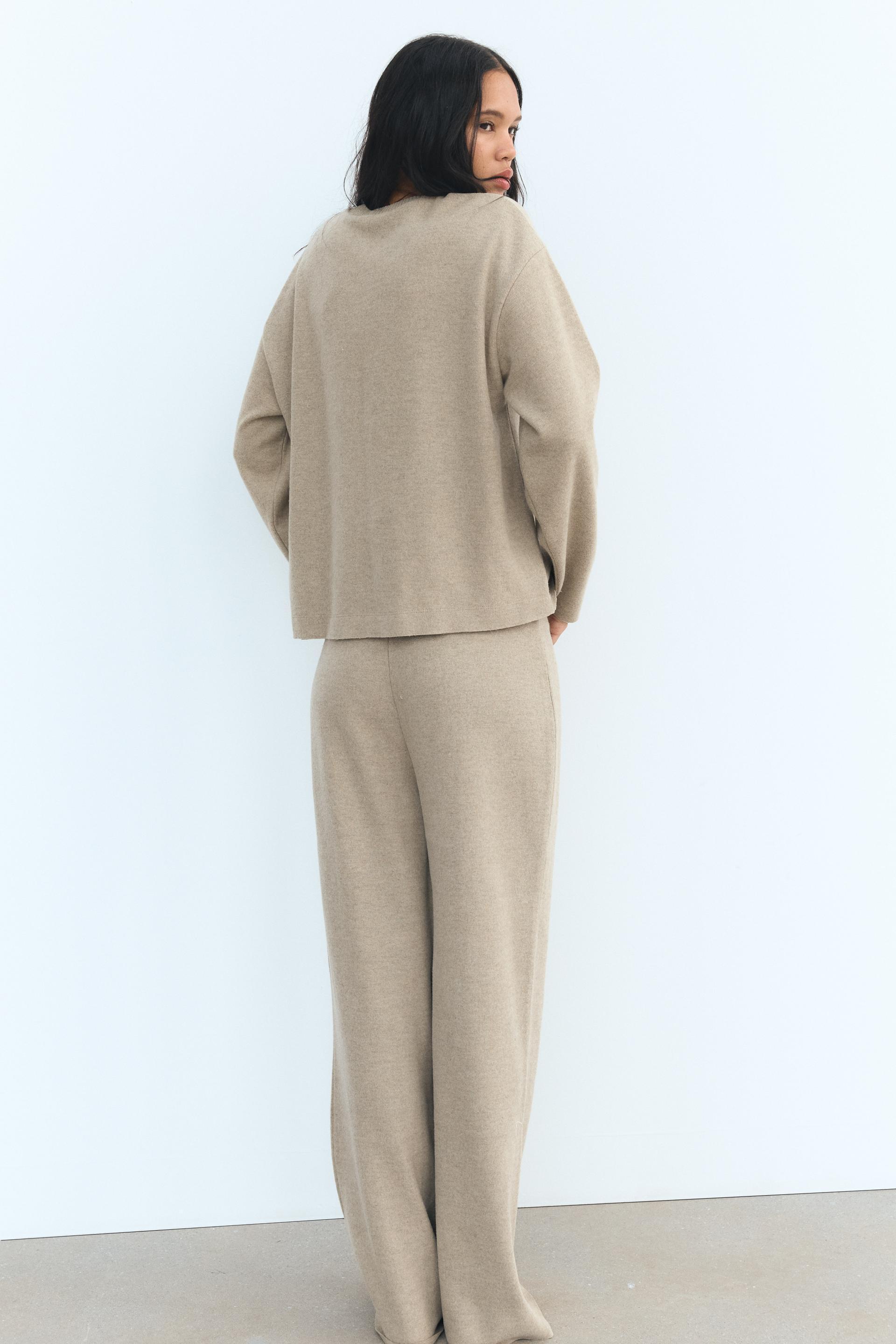 SOFT SWEATER Product Image