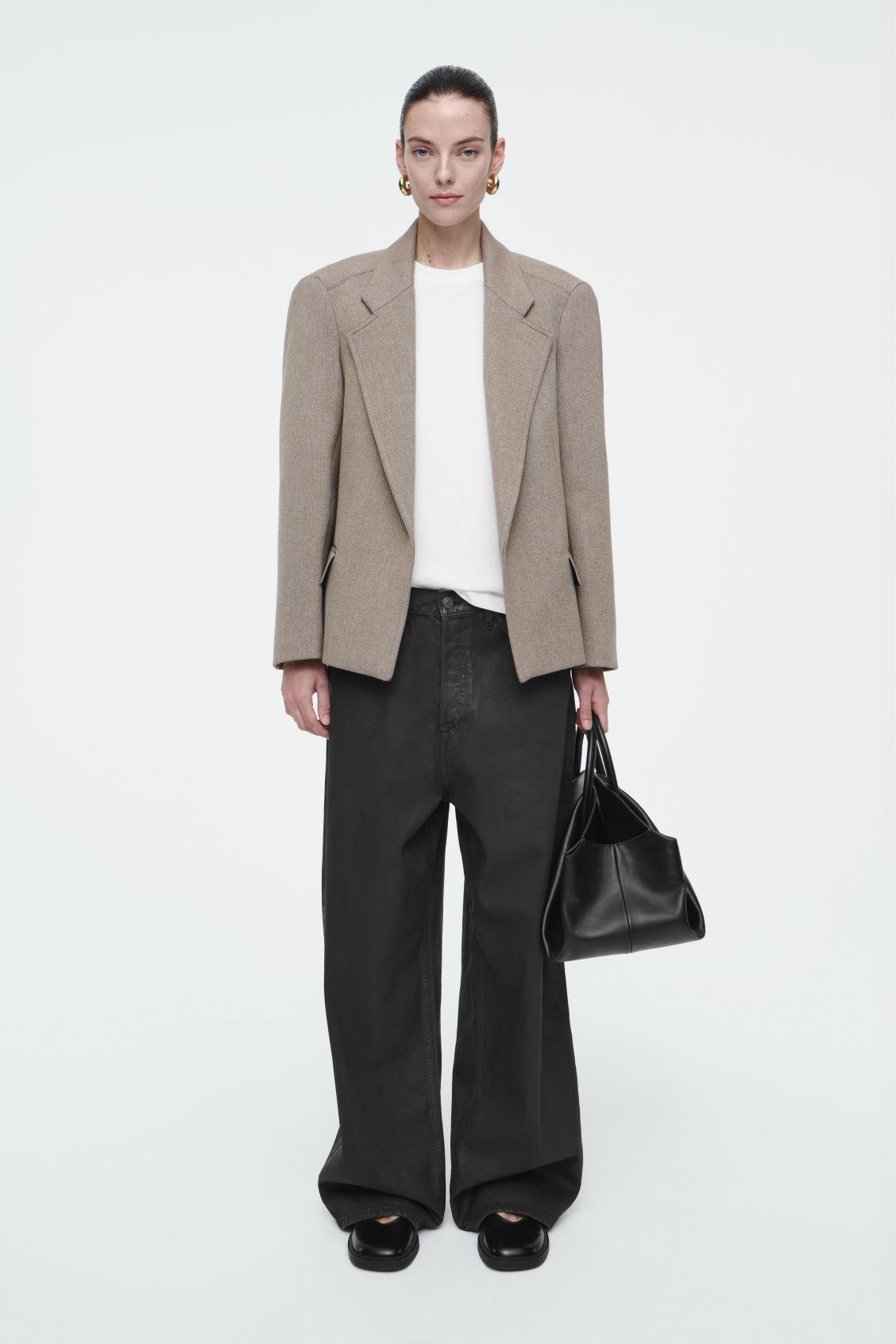 OVERSIZED EXAGGERATED-SHOULDER BLAZER Product Image