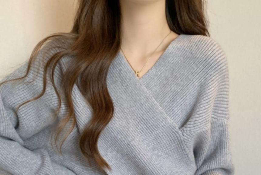 Long-Sleeve V-Neck Plain Ribbed Knit Top Product Image