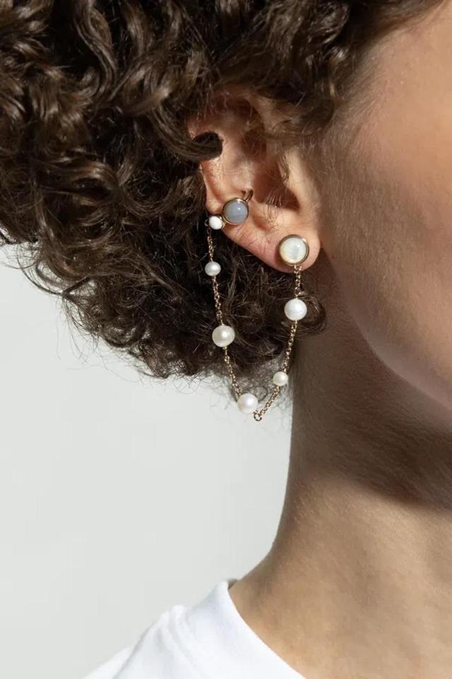 ‘darcey' Ear Cuff In Gold Product Image