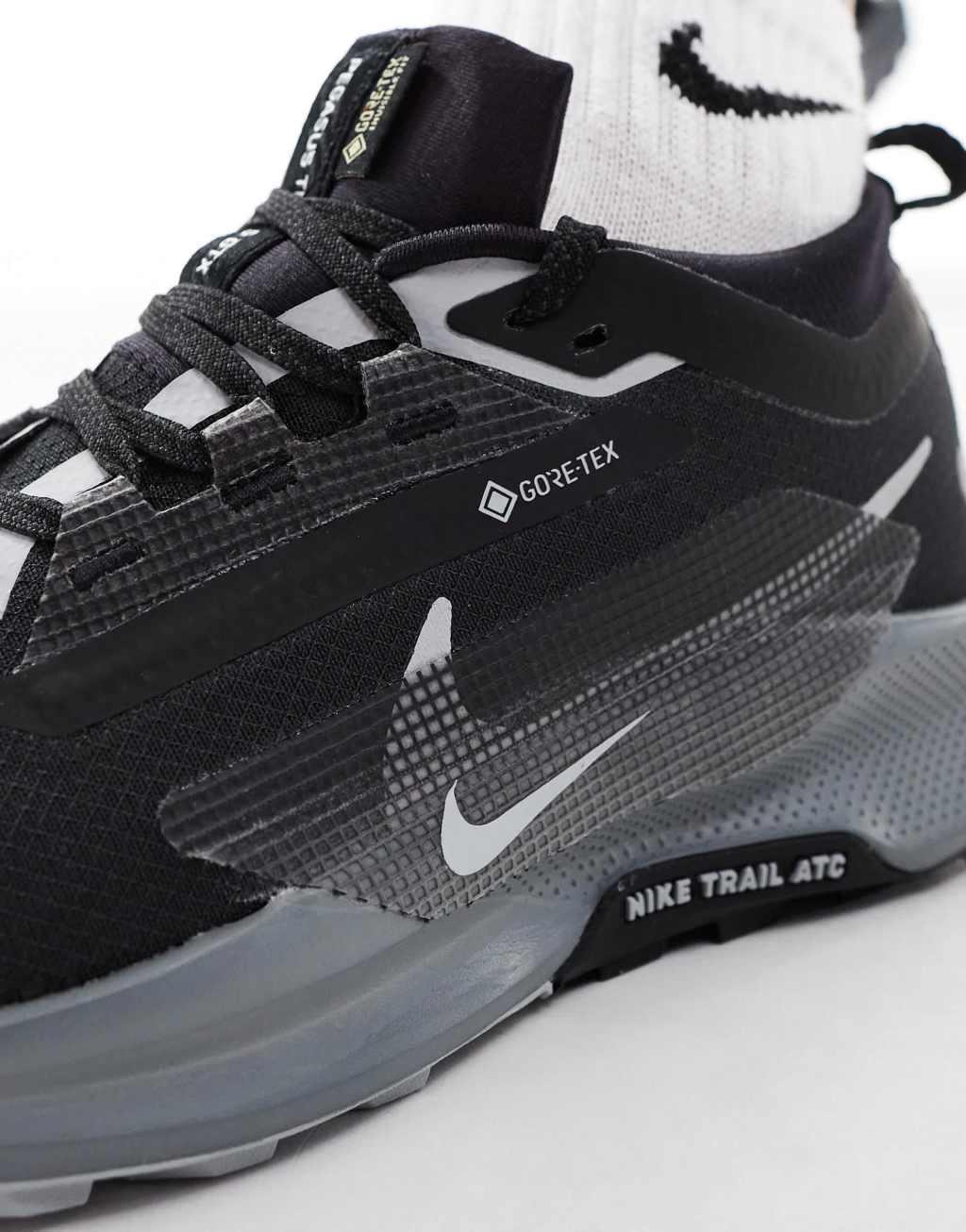 Nike Running Pegasus Trail 5 Gore-Tex sneakers in black and gray Product Image