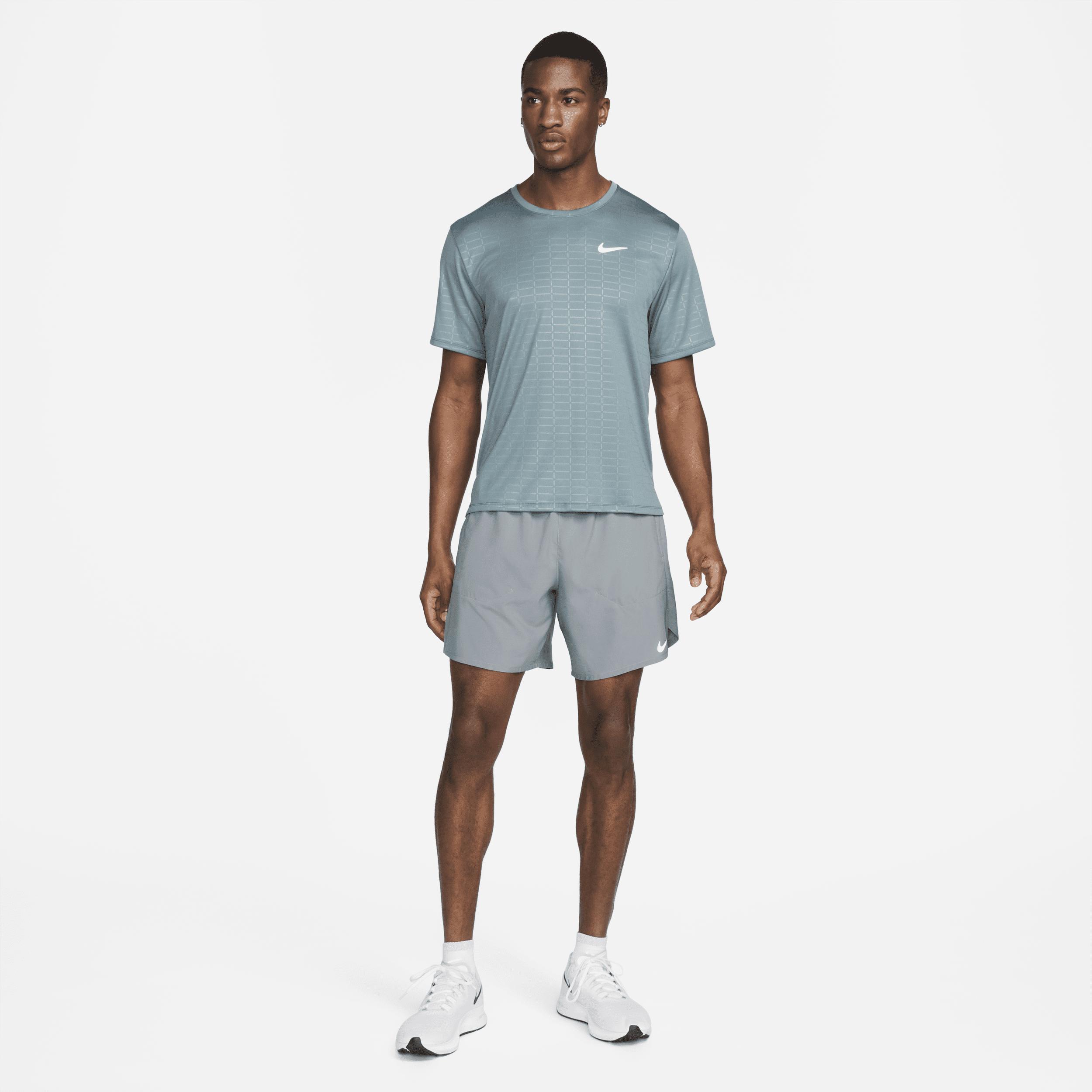 Nike Men's Stride Dri-FIT 7" 2-in-1 Running Shorts Product Image