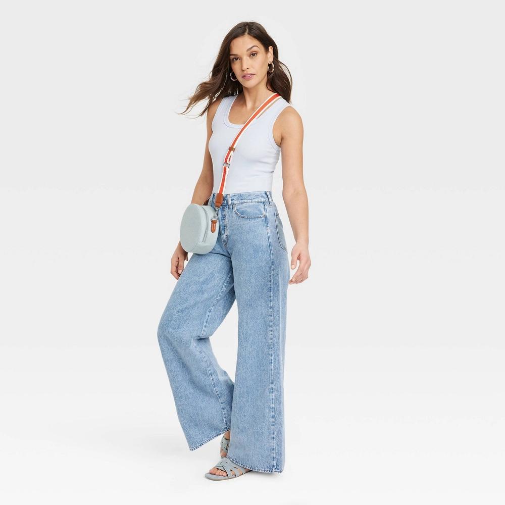 Women's Mid-Rise Super Wide Leg Jeans - Universal Thread™ Light Wash 00 Product Image