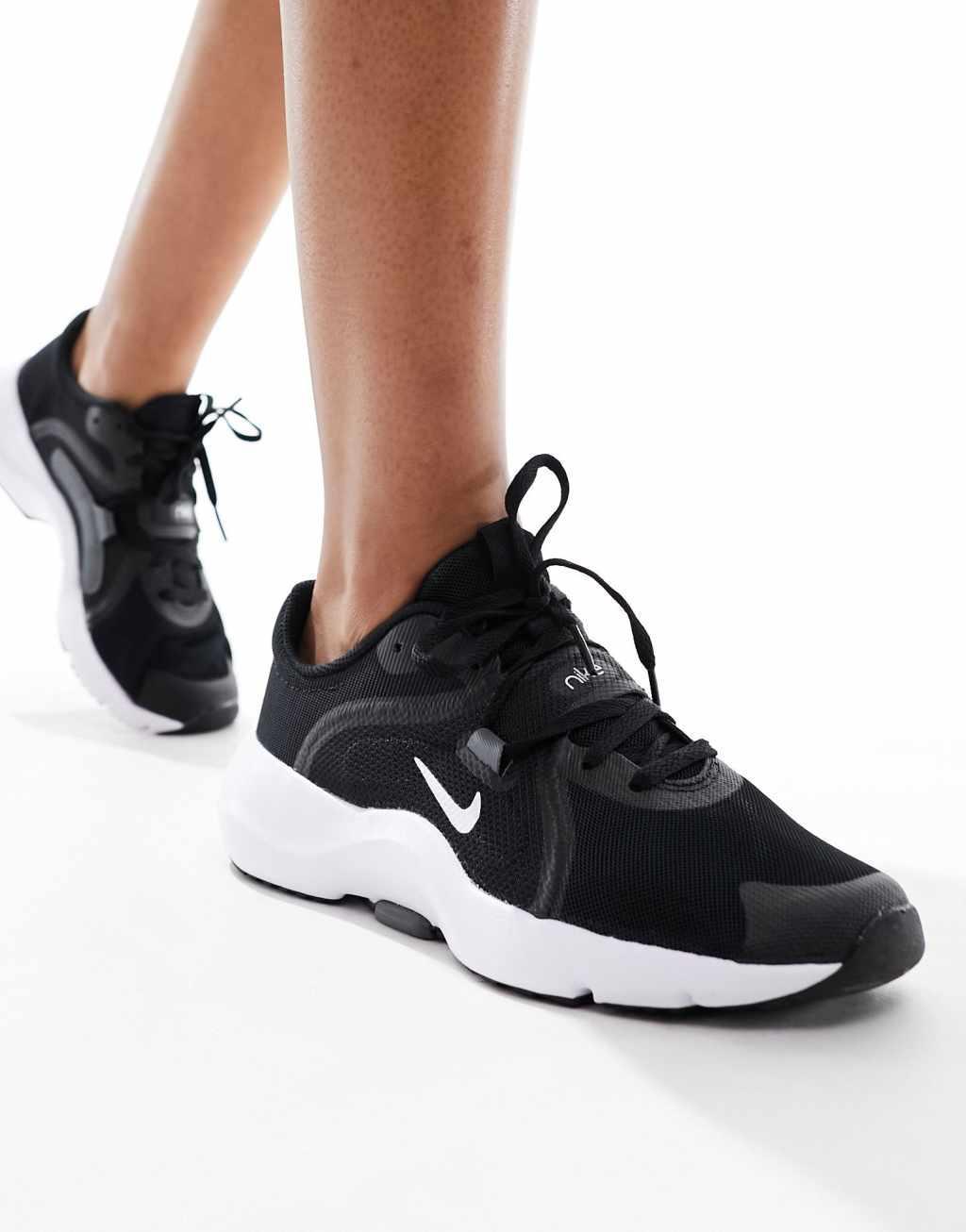 Nike Training In-Season 13 sneakers in black and white Product Image