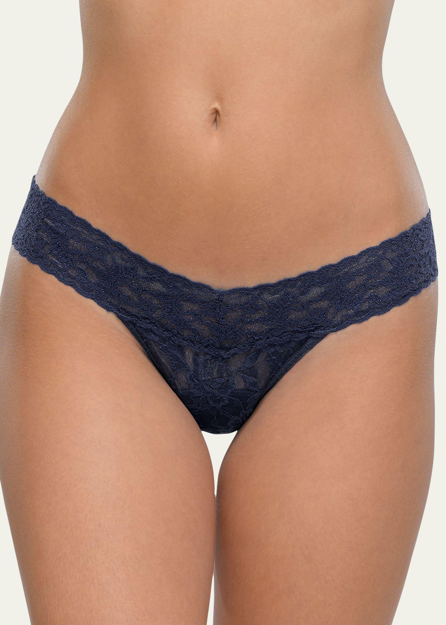 Signature Lace Low-Rise Thong Product Image