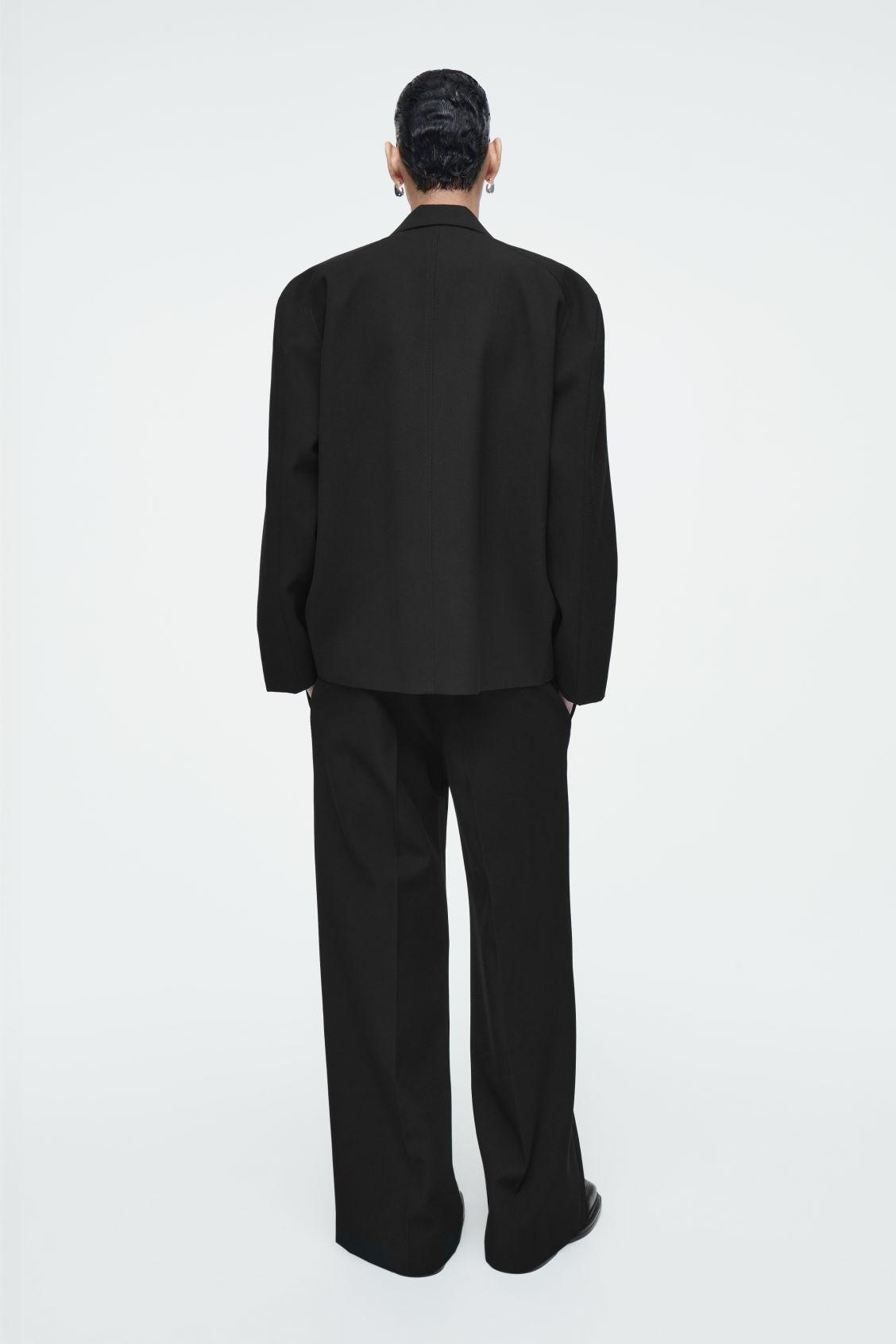 OVERSIZED EXAGGERATED-SHOULDER BLAZER Product Image