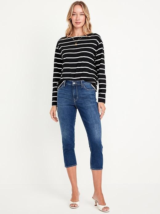 Mid-Rise Wow Capri Jeans Product Image