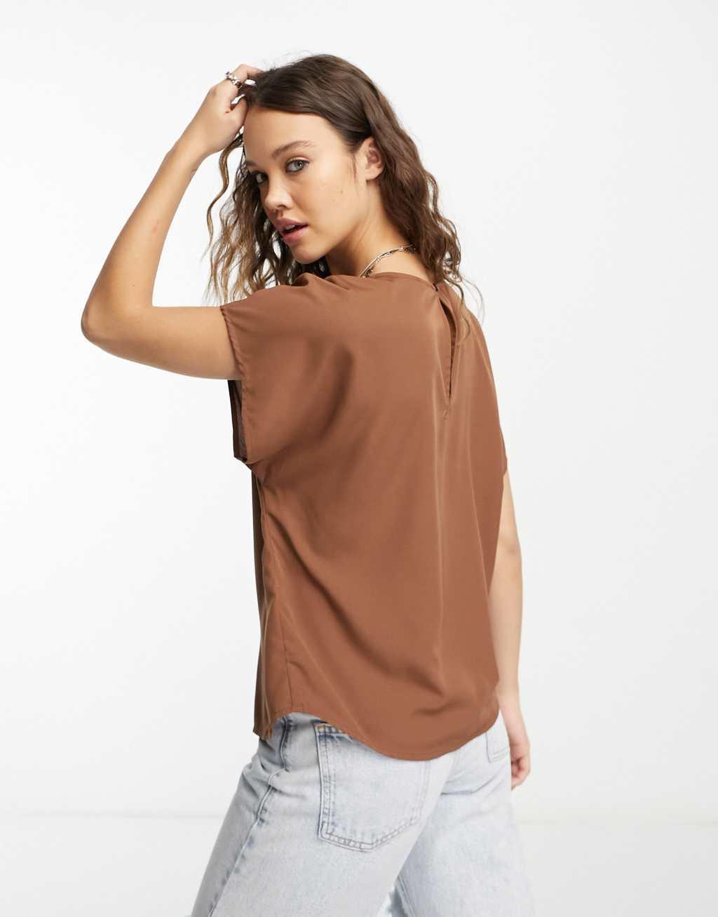 Vero Moda short sleeve t-shirt in brown Product Image