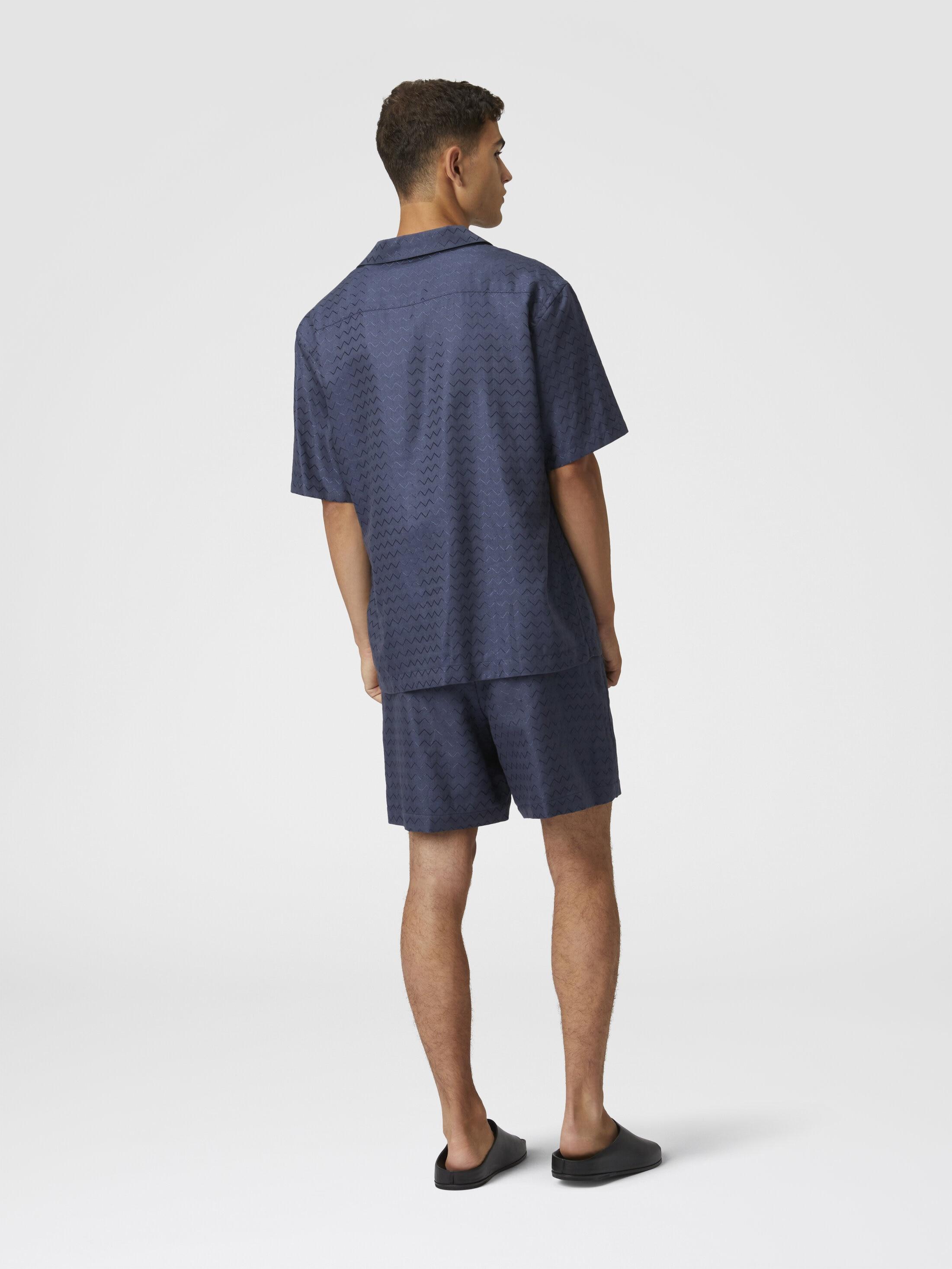 Tailored shorts in cotton, viscose and linen with shiny zigzag pattern Product Image