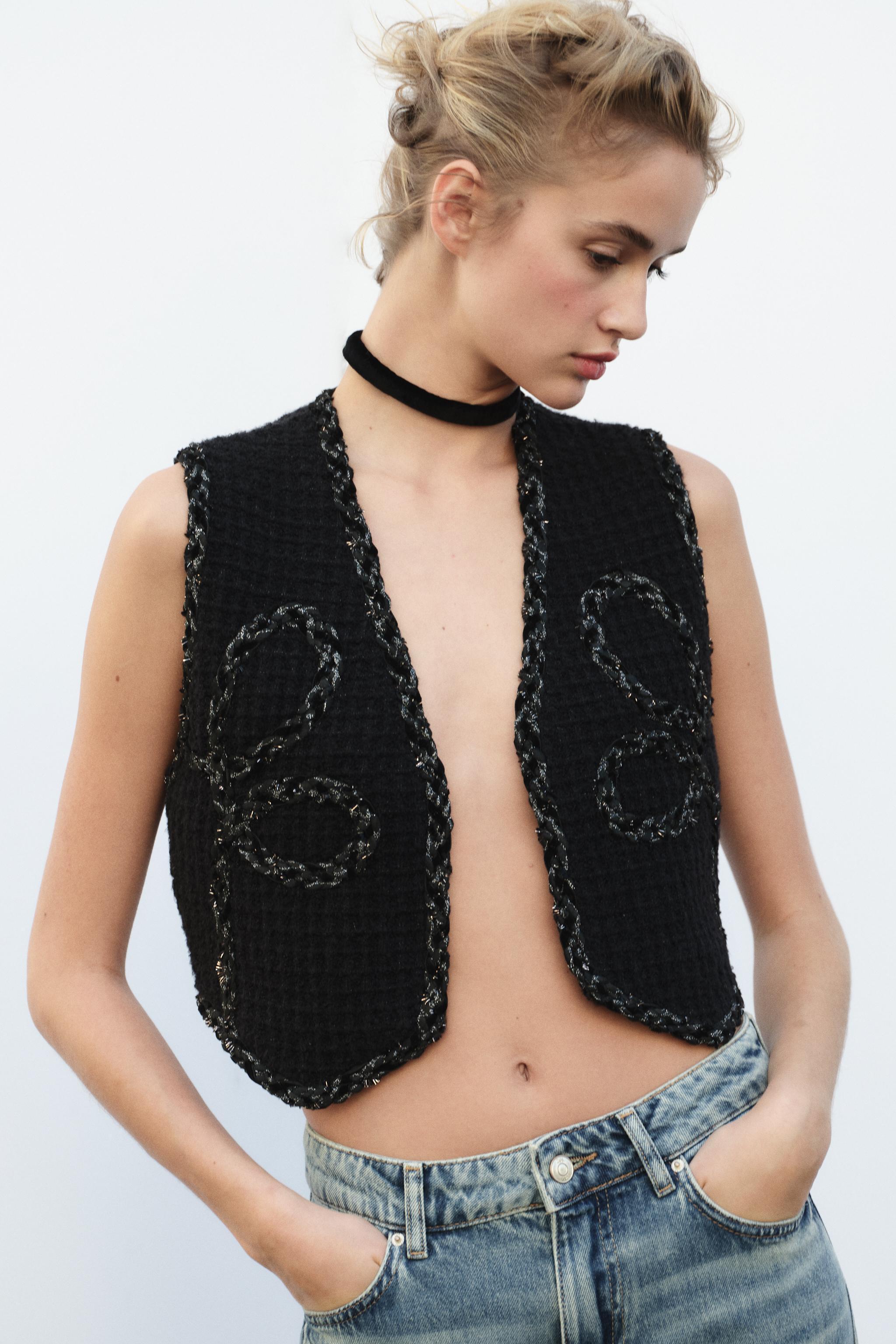 METALLIC THREAD KNIT VEST Product Image