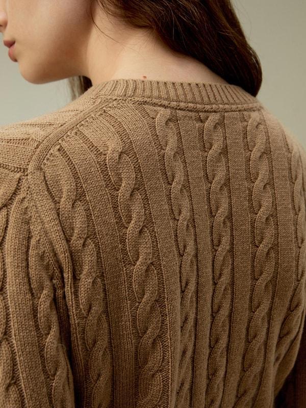 Classic Cable Knit Sweater with Ribbed Edges Product Image