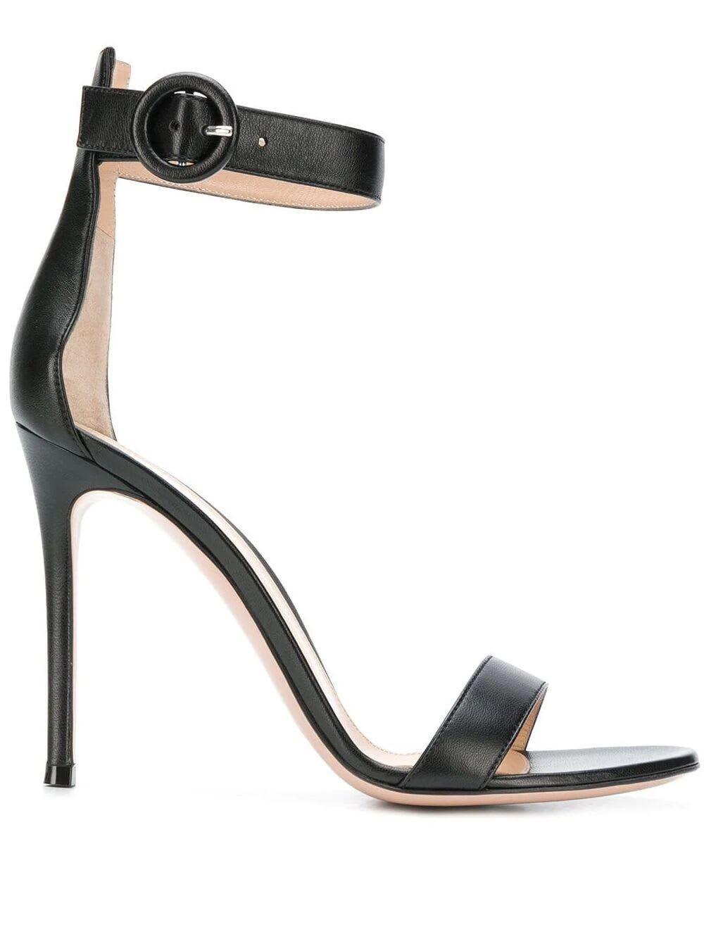 GIANVITO ROSSI Sandals In Negro Product Image