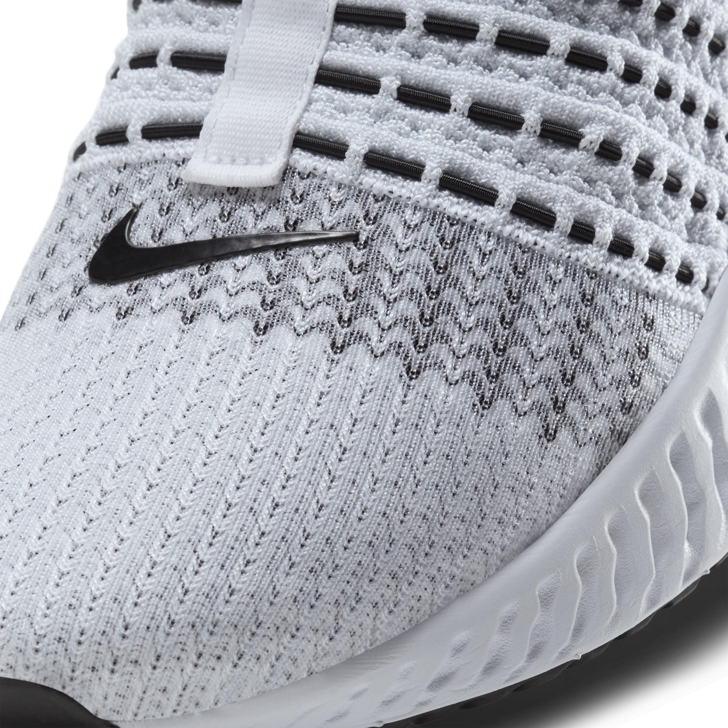 Nike Men's React Phantom Run Flyknit 2 Road Running Shoes Product Image