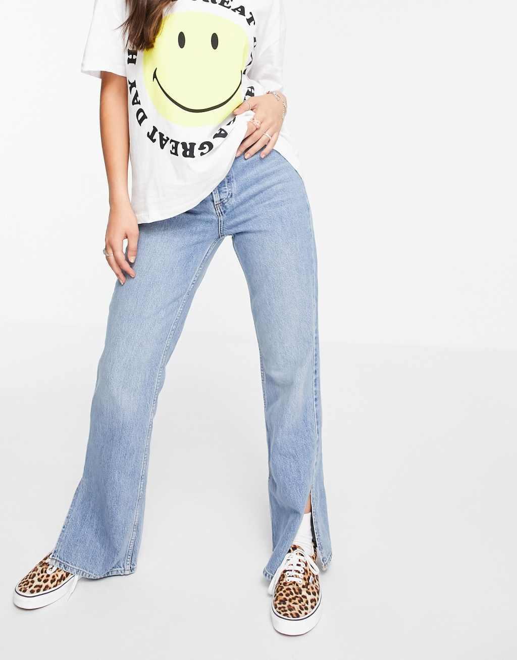 Topshop straight Kort jeans with split hems in mid blue Product Image