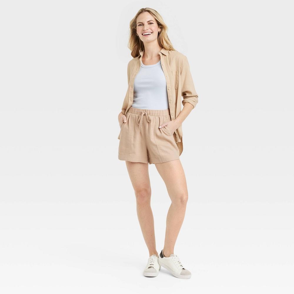 Women's High-Rise Linen Pull-On Shorts - Universal Thread™ Tan L Product Image