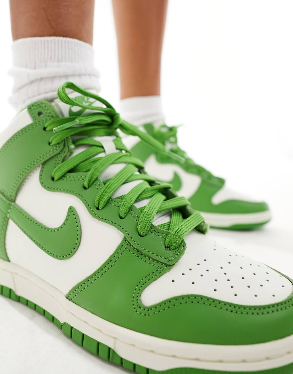 Nike Dunk High sneakers in green Product Image