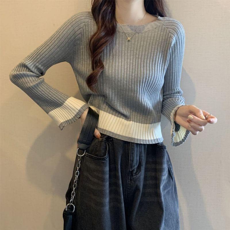 Round Neck Striped Ribbed Sweater Product Image