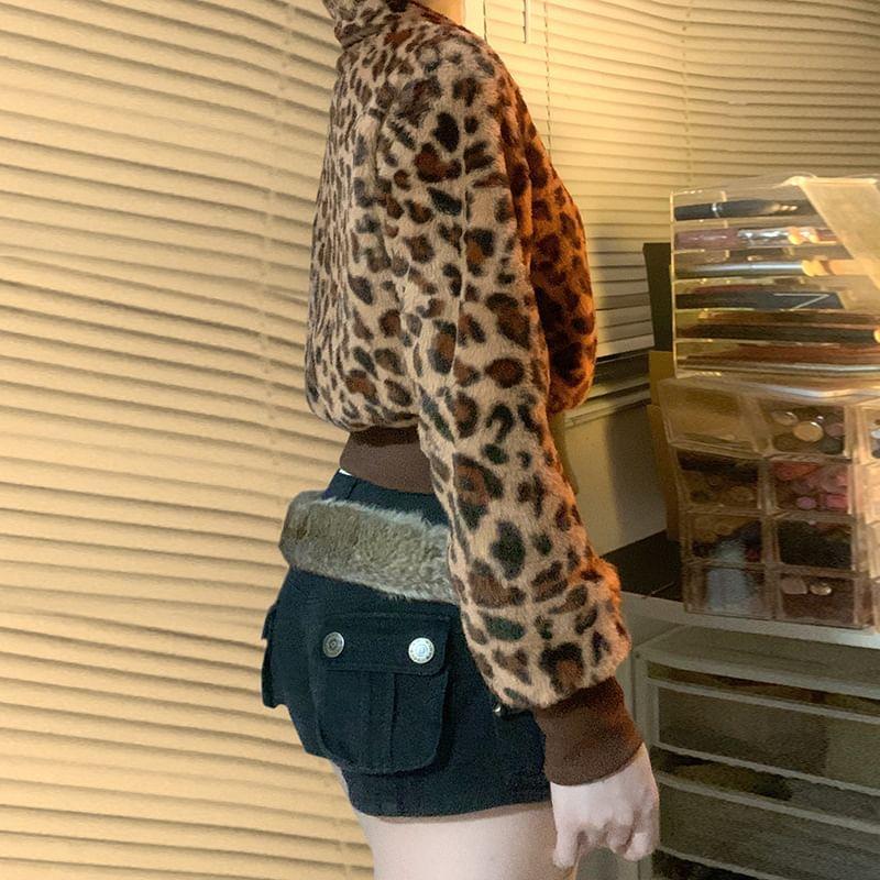 Leopard Print Long Sleeve Zip Up Collared Cropped Jacket Product Image