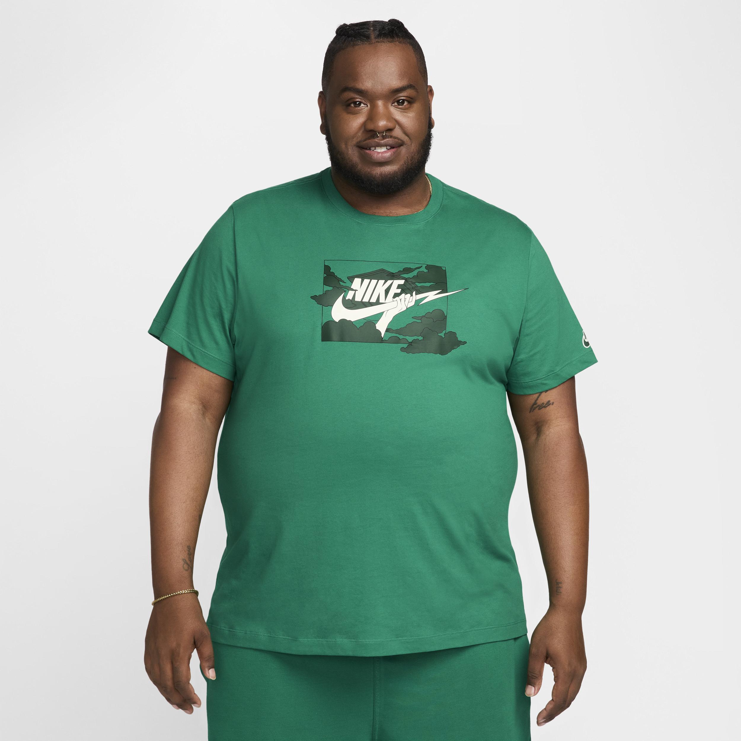 Nike Men's Club T-Shirt Product Image