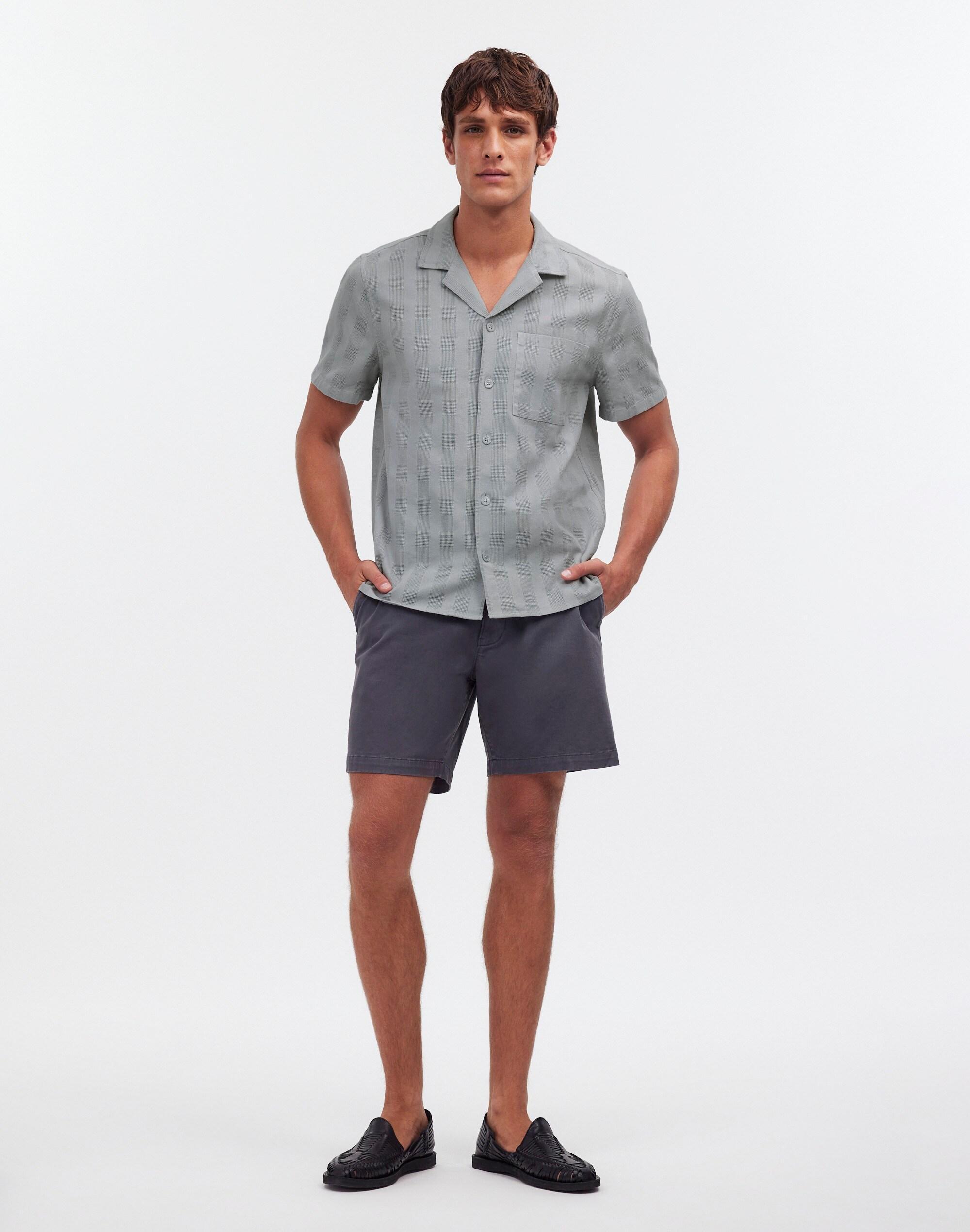 Easy Short-Sleeve Shirt in Textured Dobby Product Image