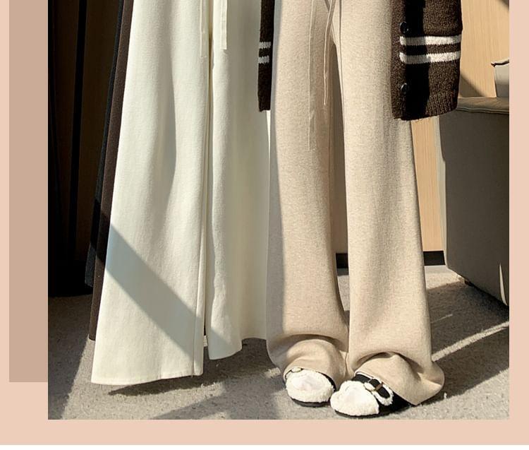 Mid Rise Plain Wide Leg Pants Product Image