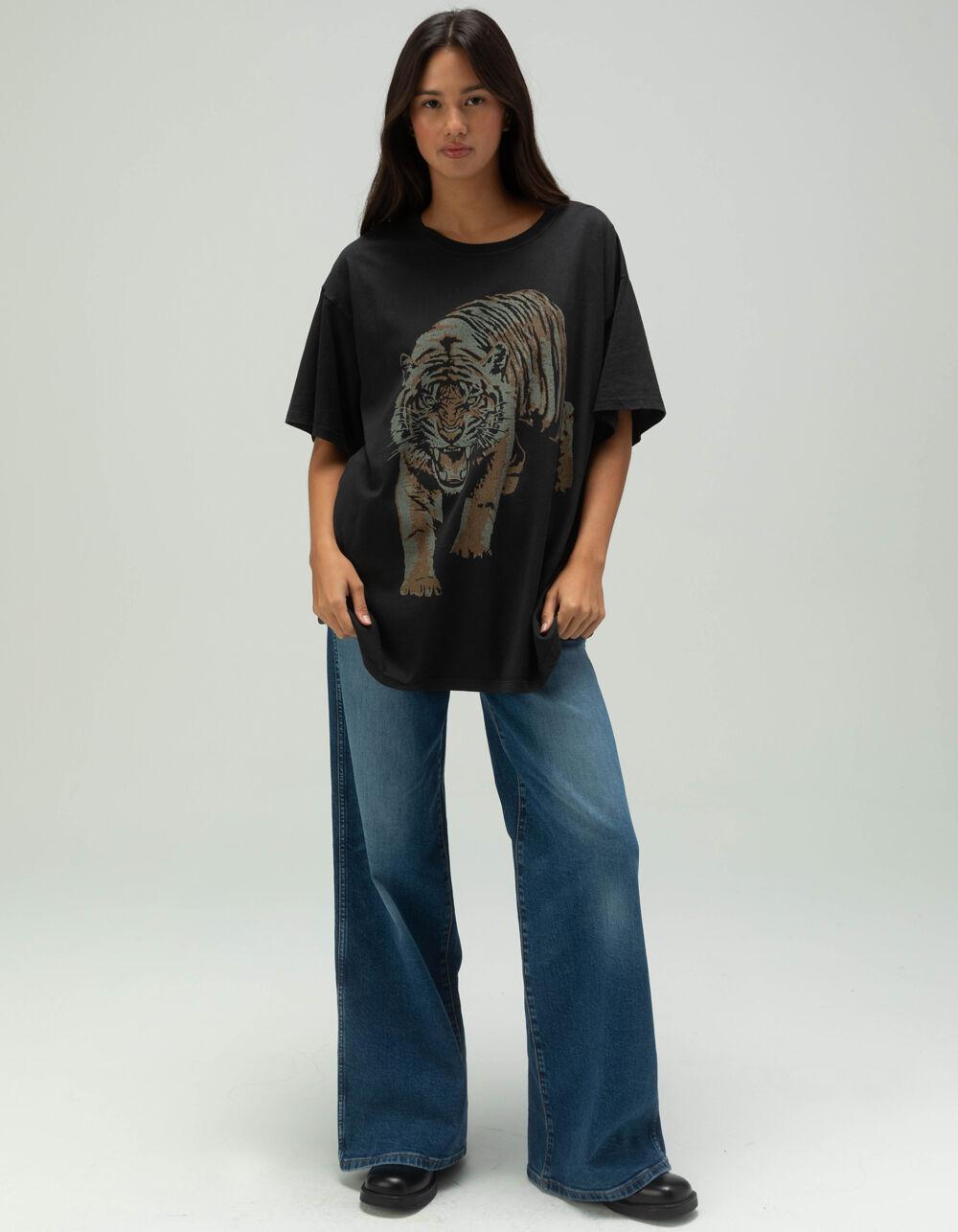 WRANGLER Tiger Womens Oversized Tee Product Image