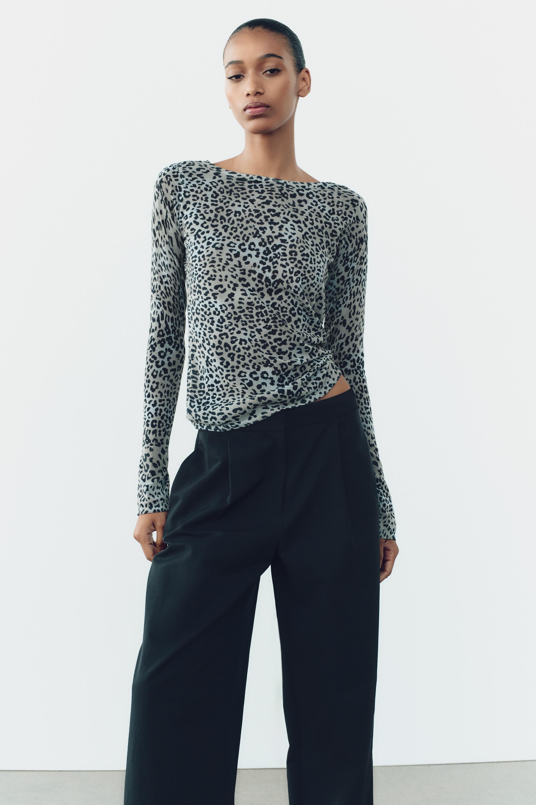 ANIMAL PRINT KNIT TOP Product Image