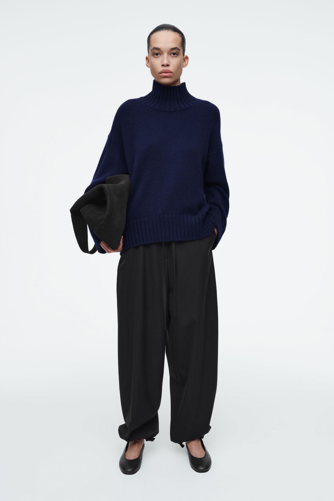 CHUNKY PURE CASHMERE TURTLENECK SWEATER Product Image