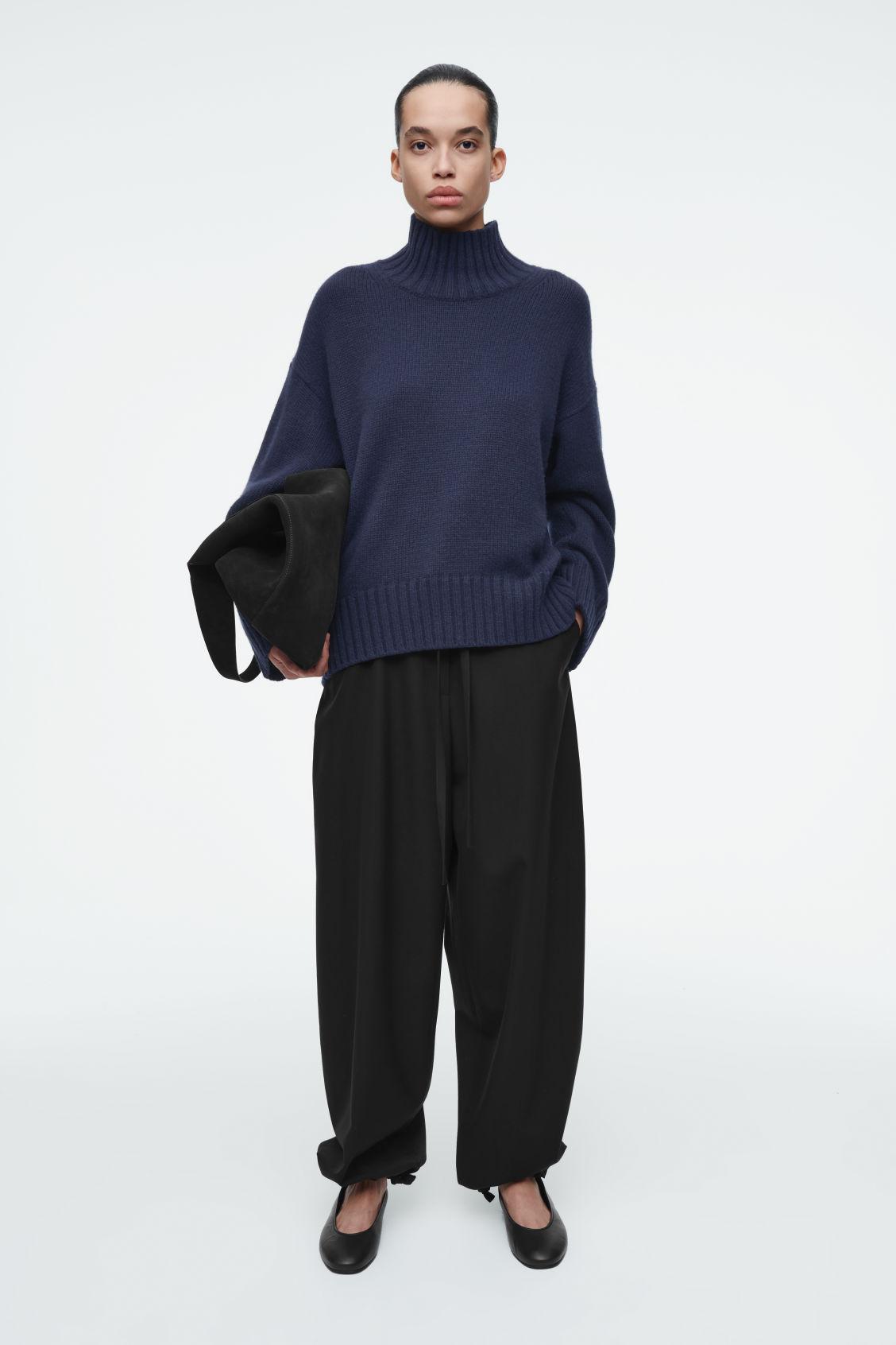 CHUNKY PURE CASHMERE TURTLENECK SWEATER Product Image