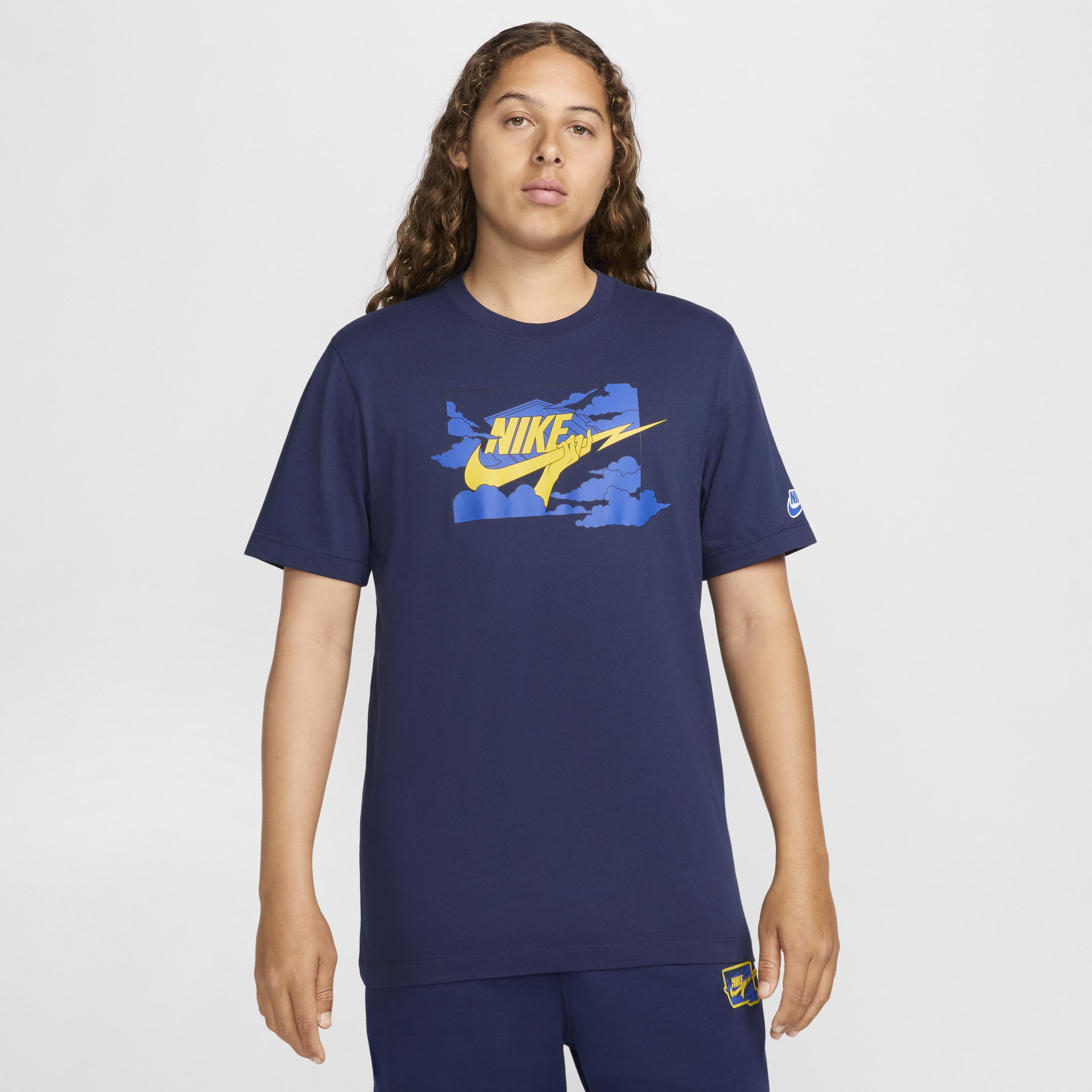 Nike Men's Club T-Shirt Product Image