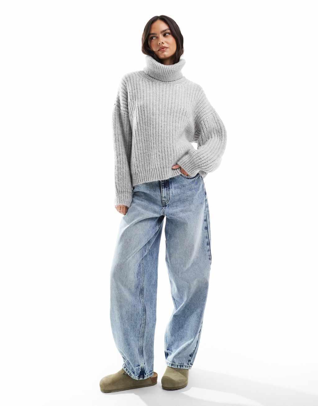 Stradivarius turtle neck chunky sweater in gray Product Image