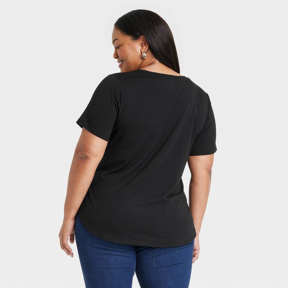 Womens Plus Size Short Sleeve Relaxed Scoop Neck T-Shirt - Ava & Viv Black 4X Product Image