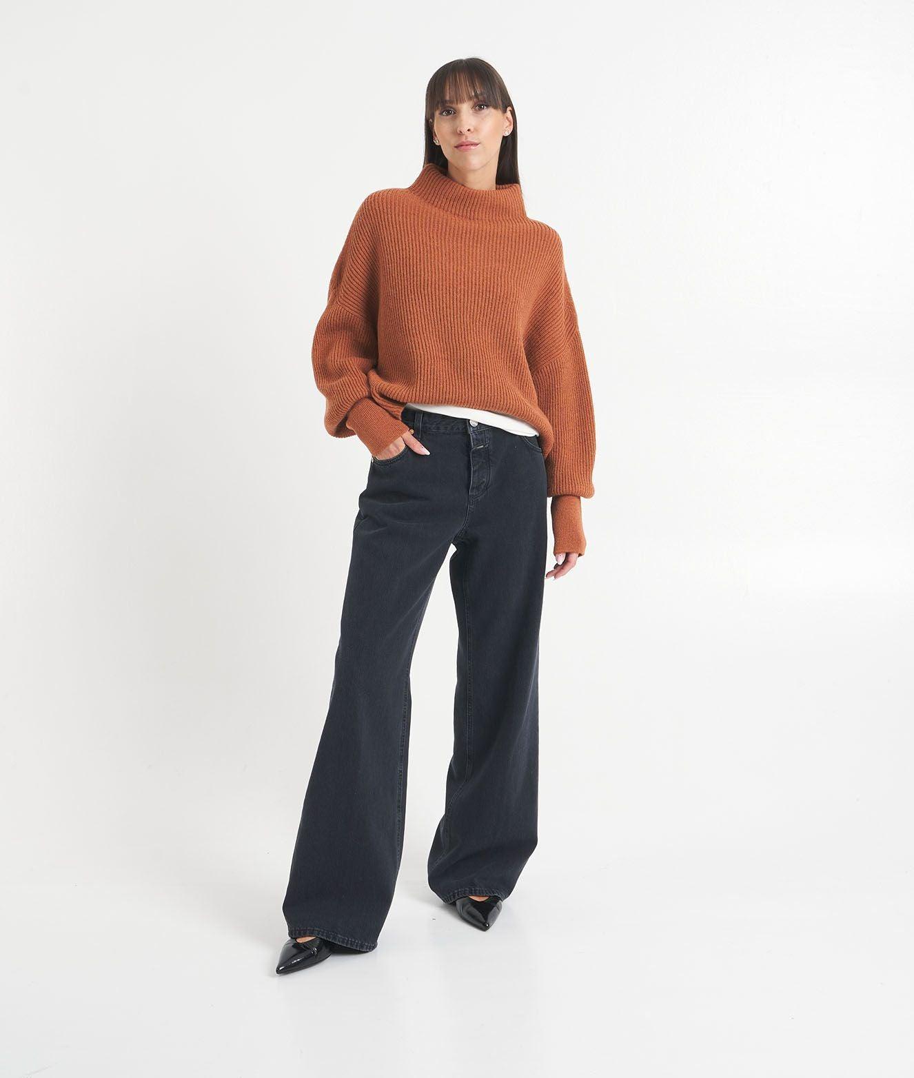 Knit pullover Product Image