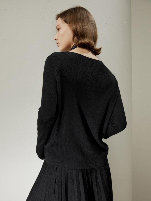 V-neck Ultra-fine Merino Wool Sweater Product Image