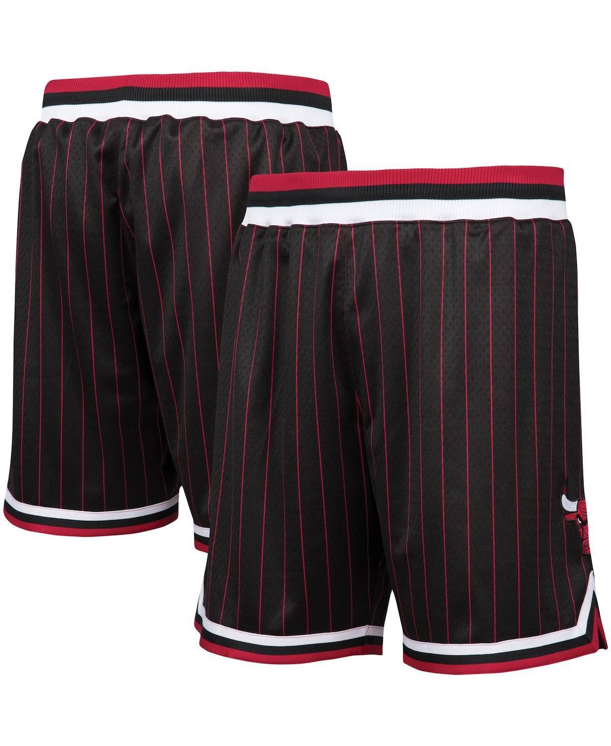 Mens Mitchell & Ness Black Chicago Bulls 1996/97 Hardwood Classics Authentic Shorts Product Image