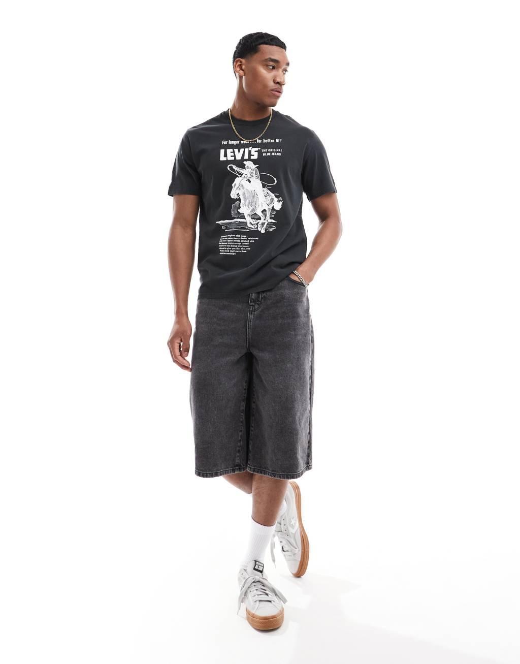 Levi's archive longer wear print relaxed fit t-shirt in black Product Image