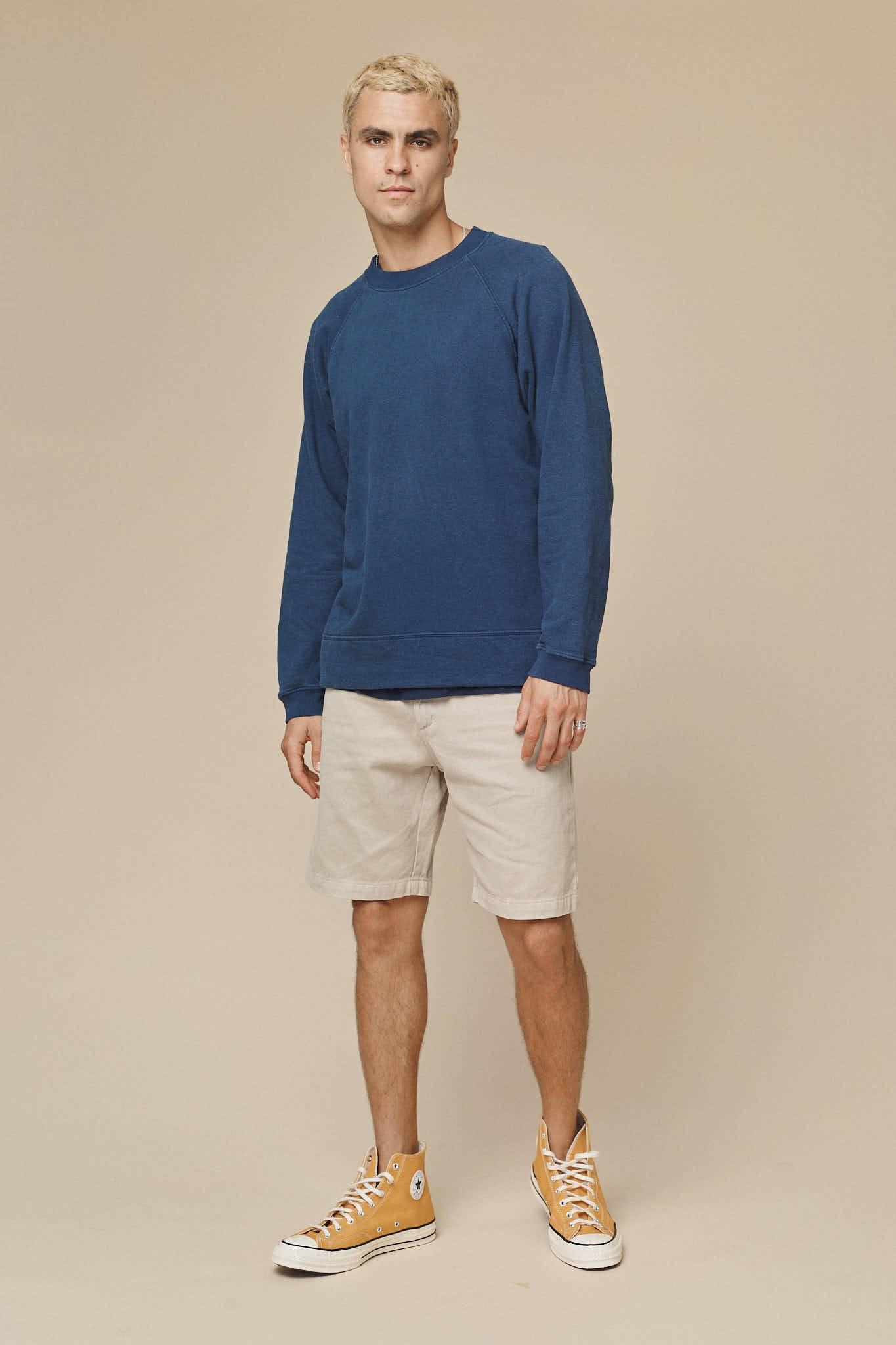 Sierra Raglan Sweatshirt Male Product Image