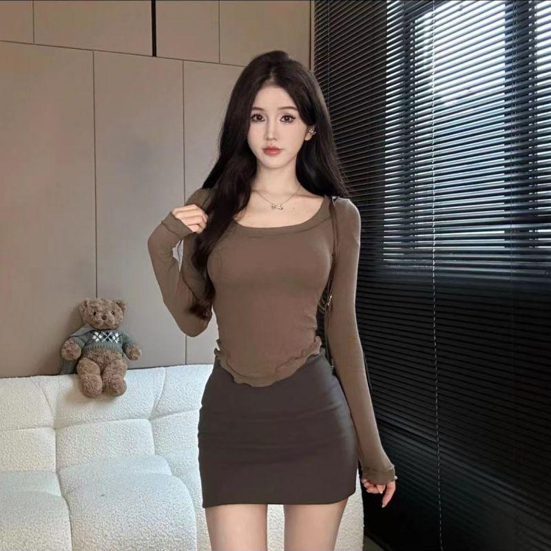 Long Sleeve Scoop Neck Plain Ruffle Trim Crop Top Product Image