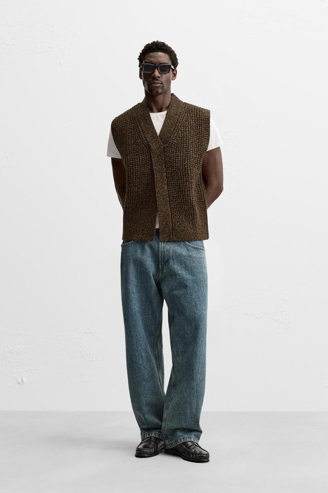 100% WOOL KNIT VEST Product Image