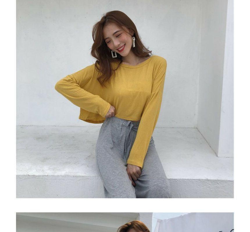 Long-Sleeve Plain Cropped T-Shirt Product Image