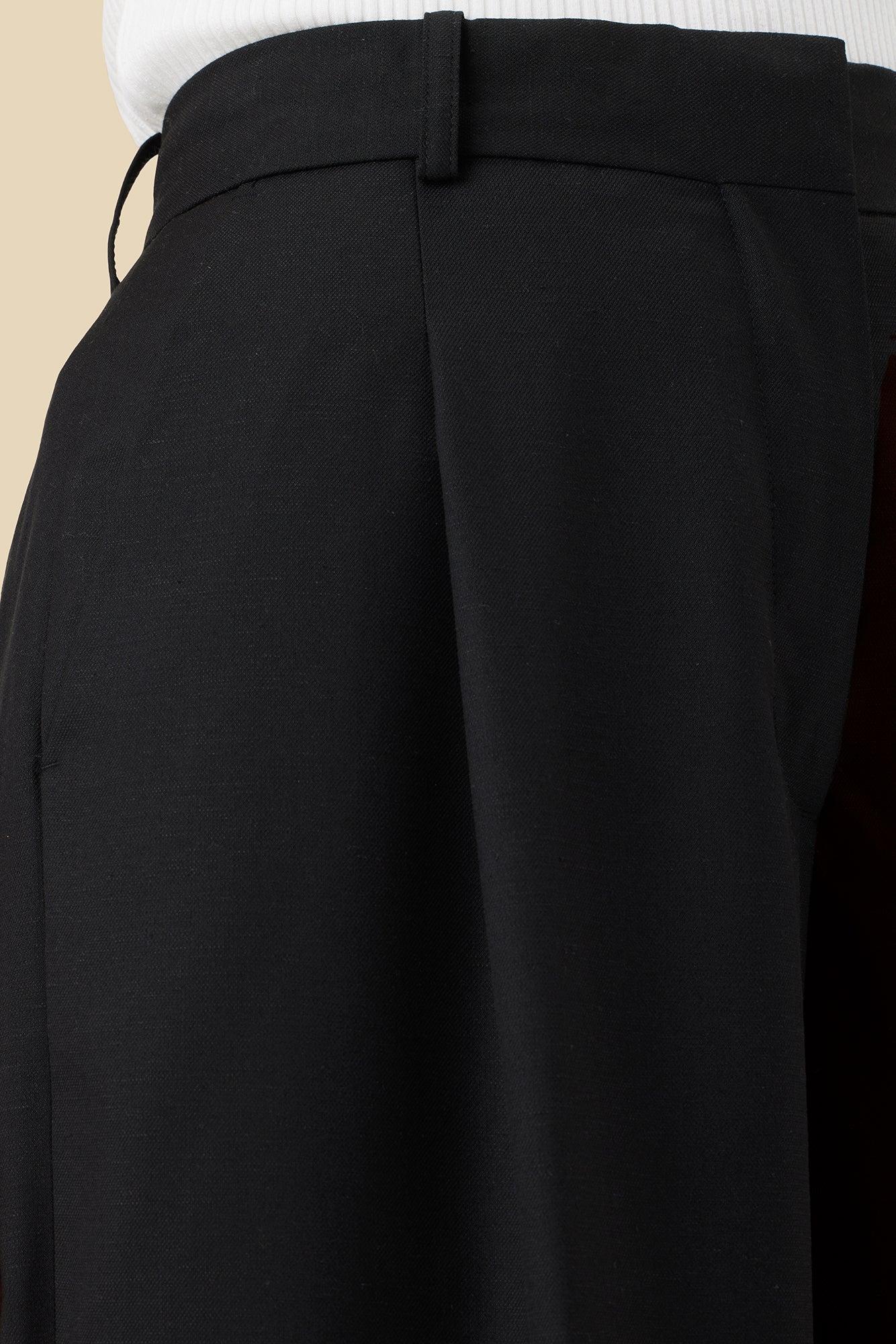 Pleated Wide Leg Trouser - Black Product Image