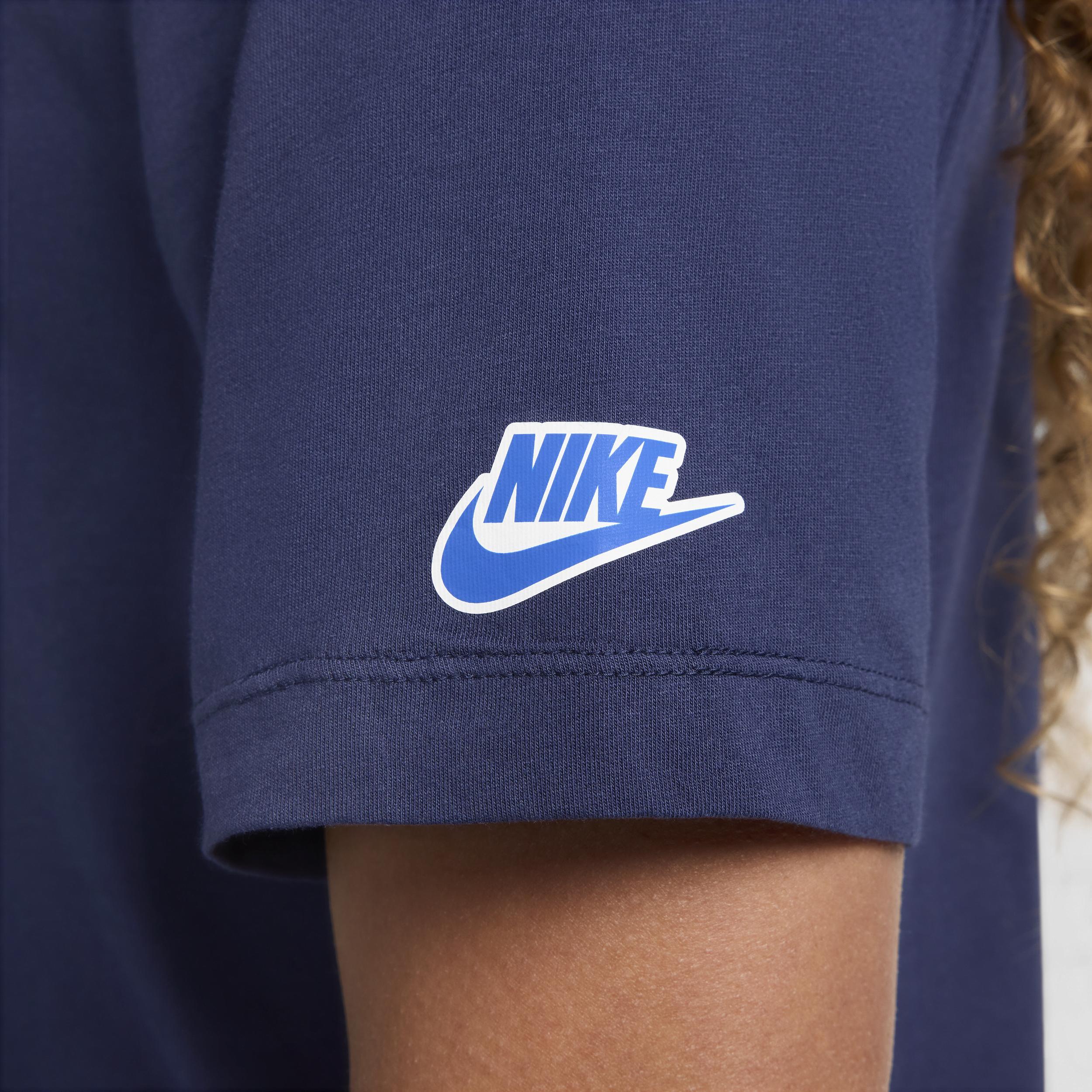 Nike Men's Club T-Shirt Product Image