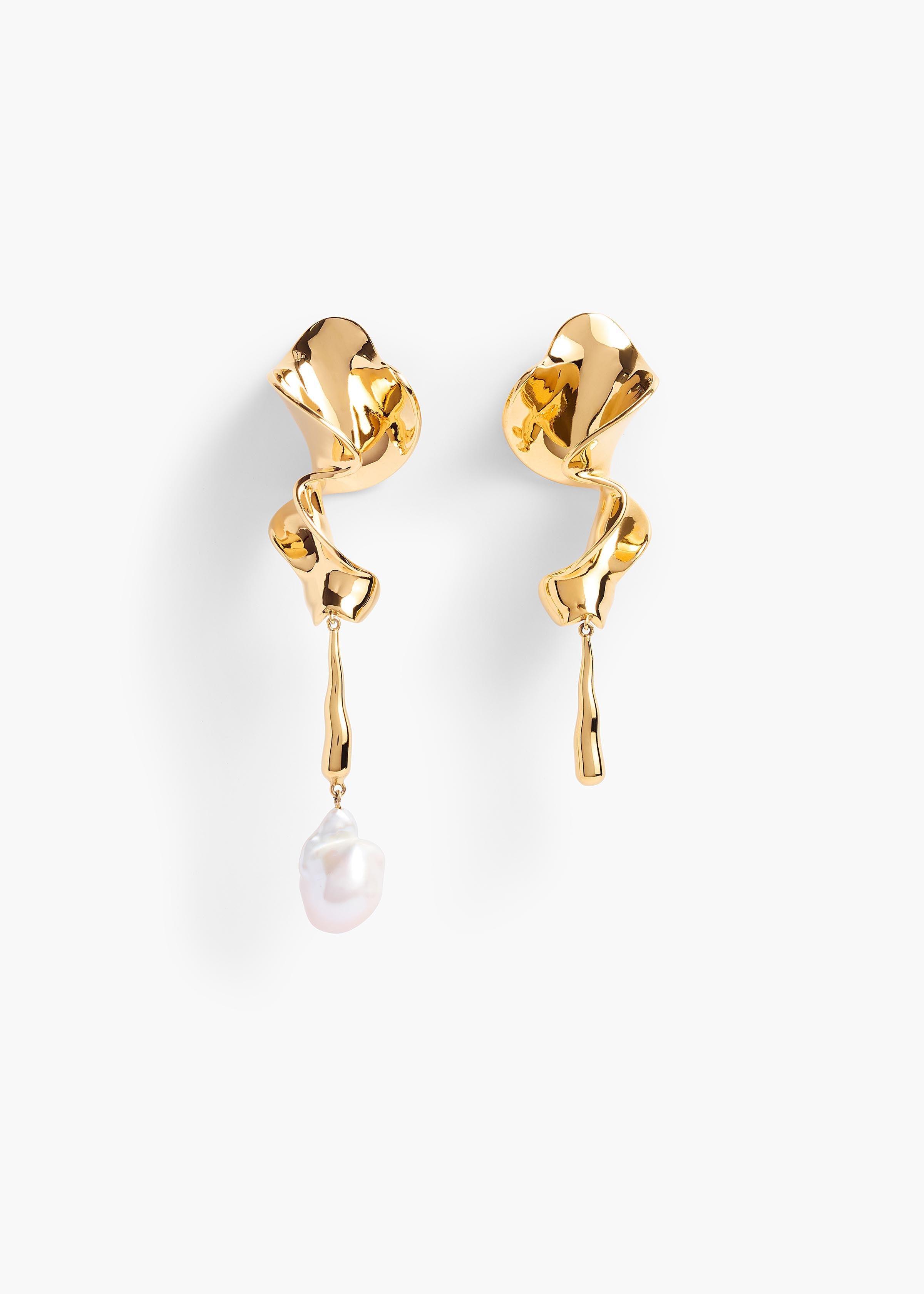 Tidal Earrings with Pearl in Gold Product Image