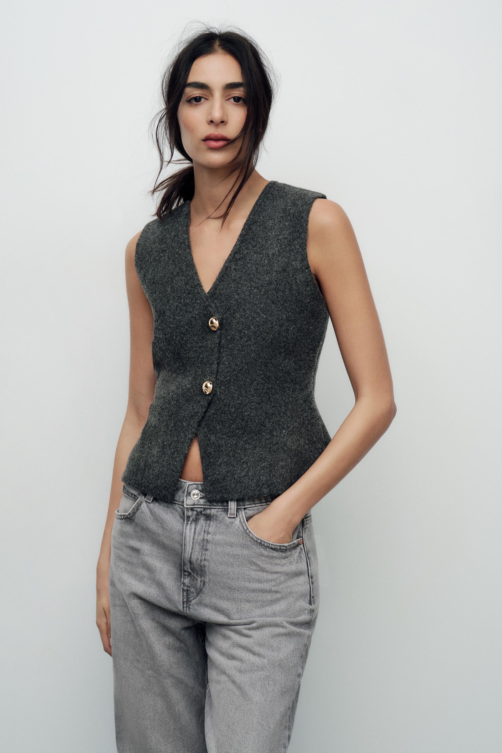 PLAIN KNIT VEST Product Image