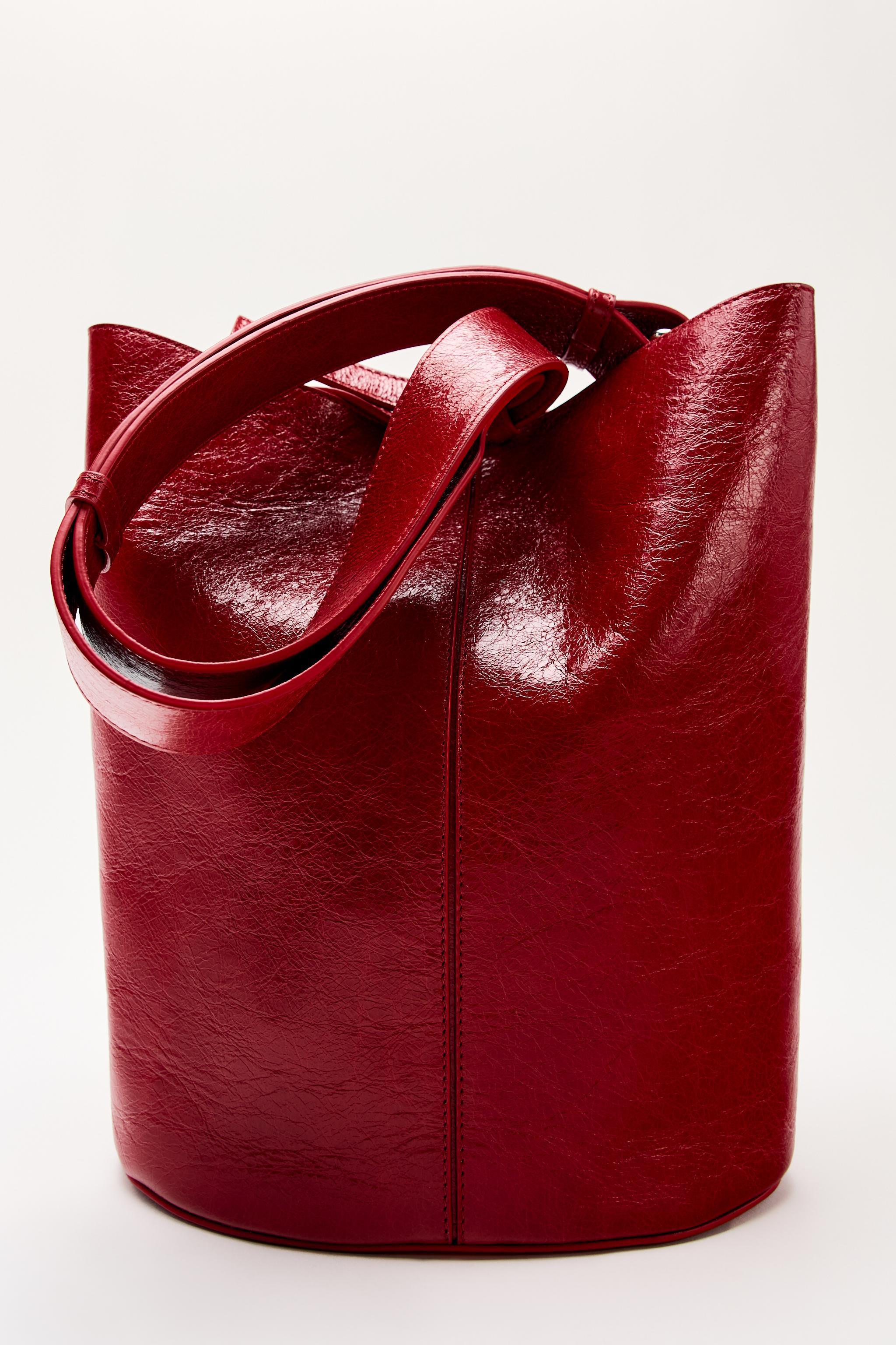 LEATHER BUCKET BAG Product Image